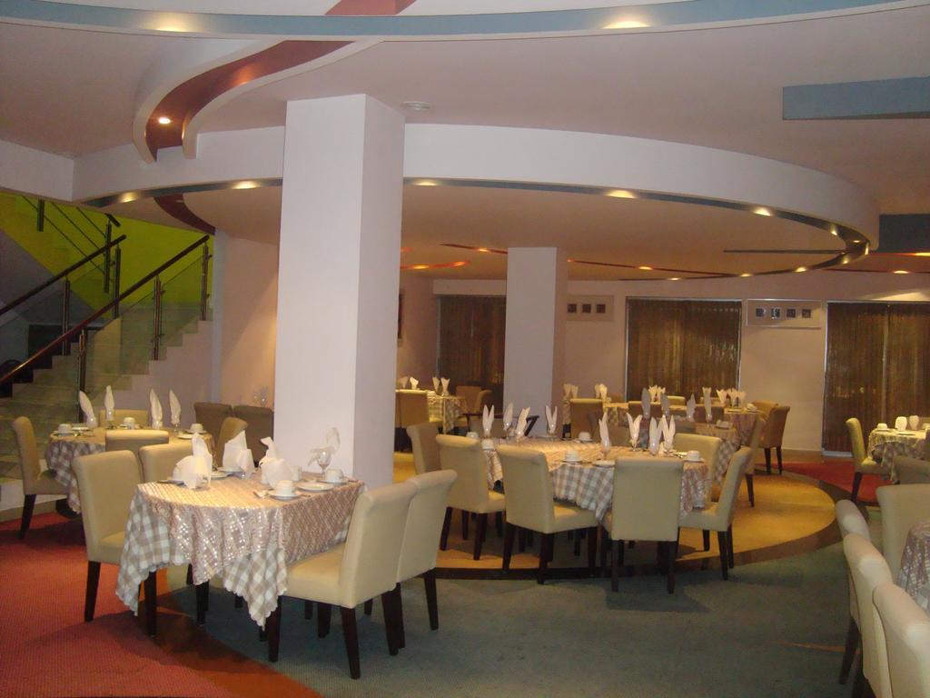 Nirvana Inn Силхет Номер фото